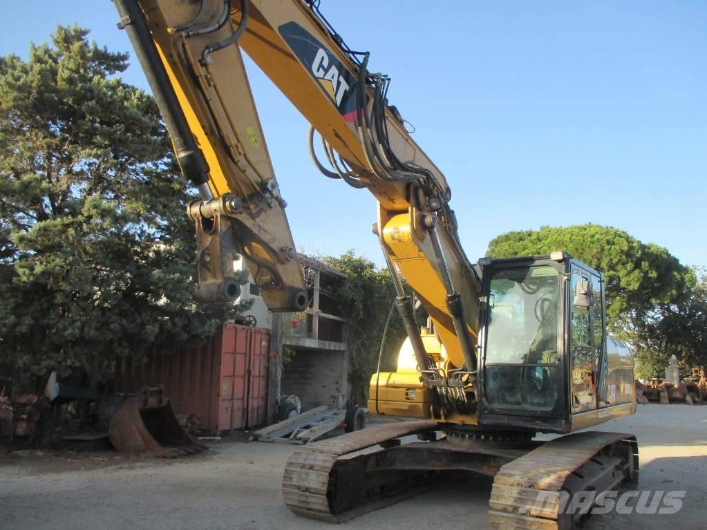 CAT 323 D L Гусеничні екскаватори