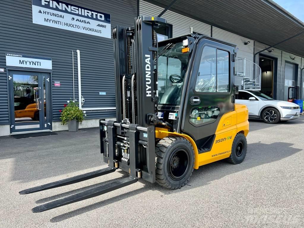 Hyundai 35DN-9V Дизельні навантажувачі