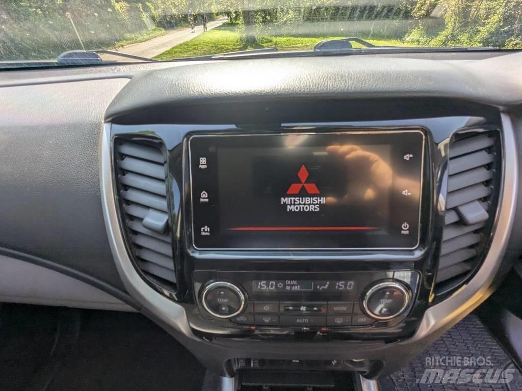 Mitsubishi L 200 Пікапи / Бічне розвантаження