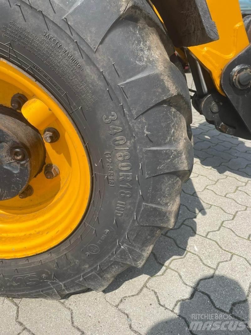 JCB 525.60 Телескопічні навантажувачі