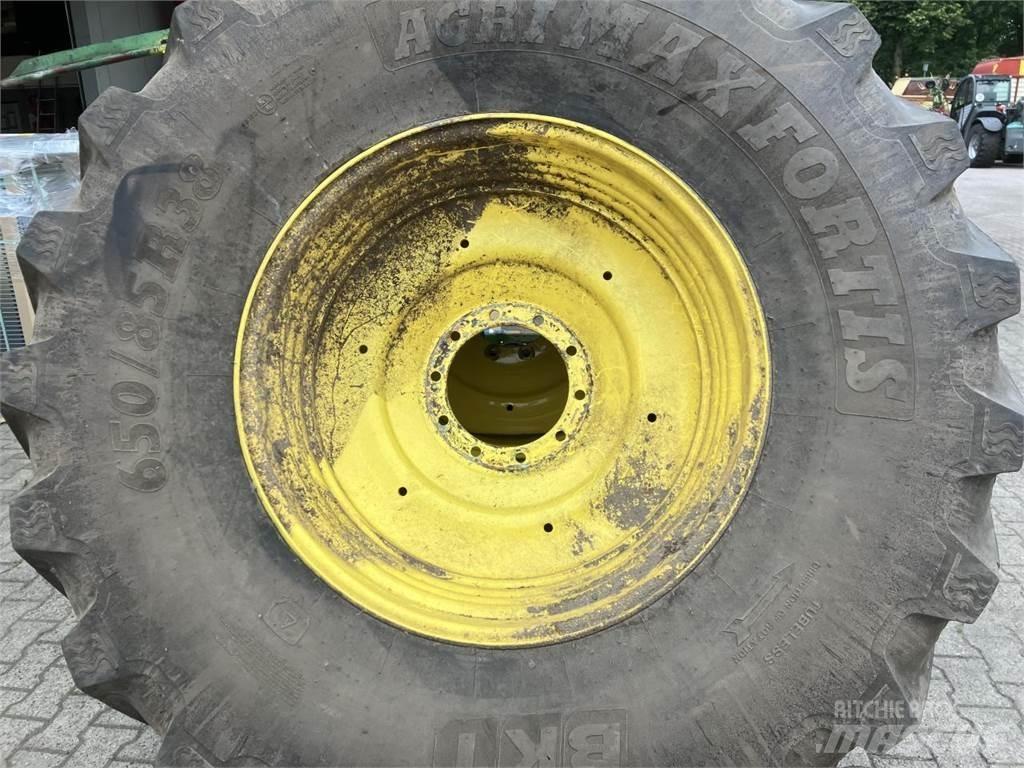 BKT 650/85R38 Колеса