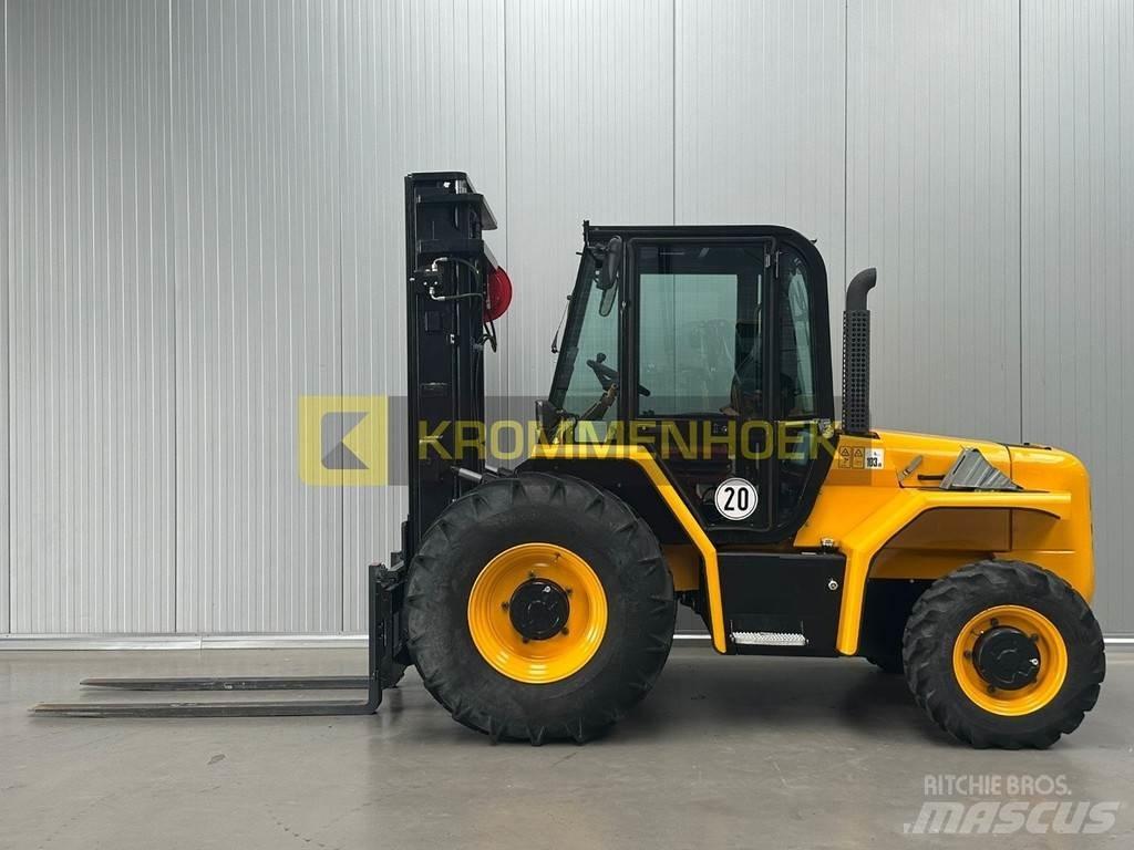 JCB 940 Навантажувачі підвищеної прохідності