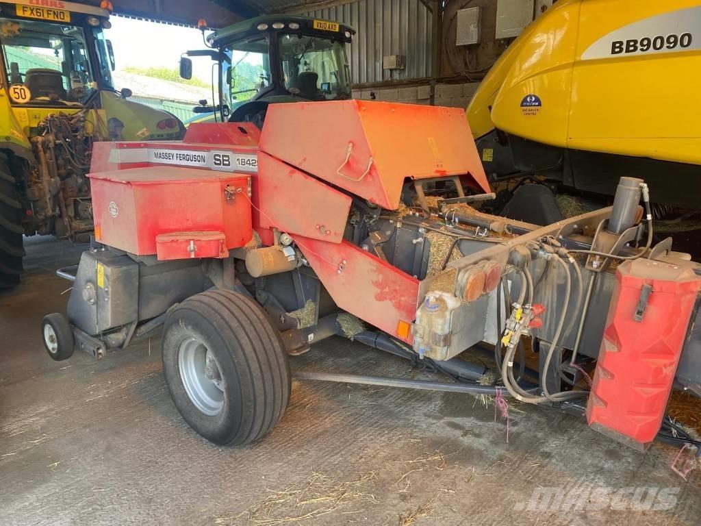 Massey Ferguson 1842 Тюкові прес-підбирачі
