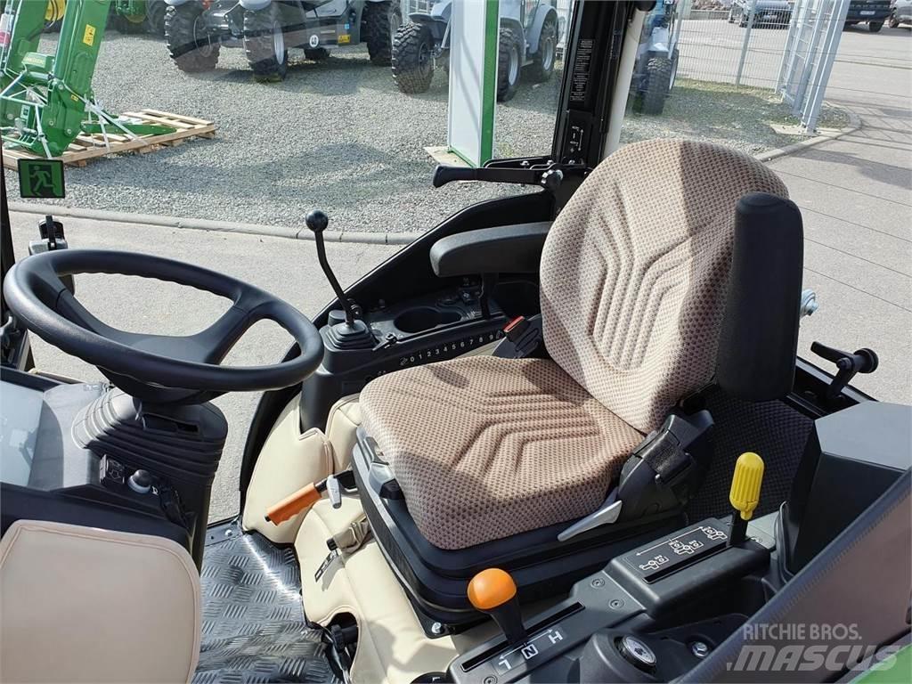 John Deere 2026R Трактори