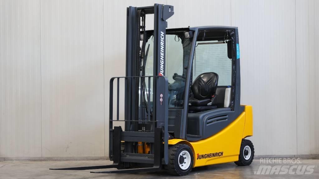 Jungheinrich EFG 320 Електронавантажувачі
