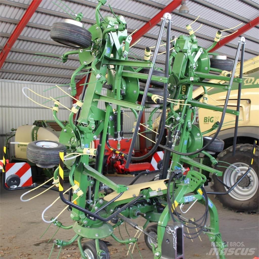 Krone Vendro 900 Граблі і сінозворушувачі