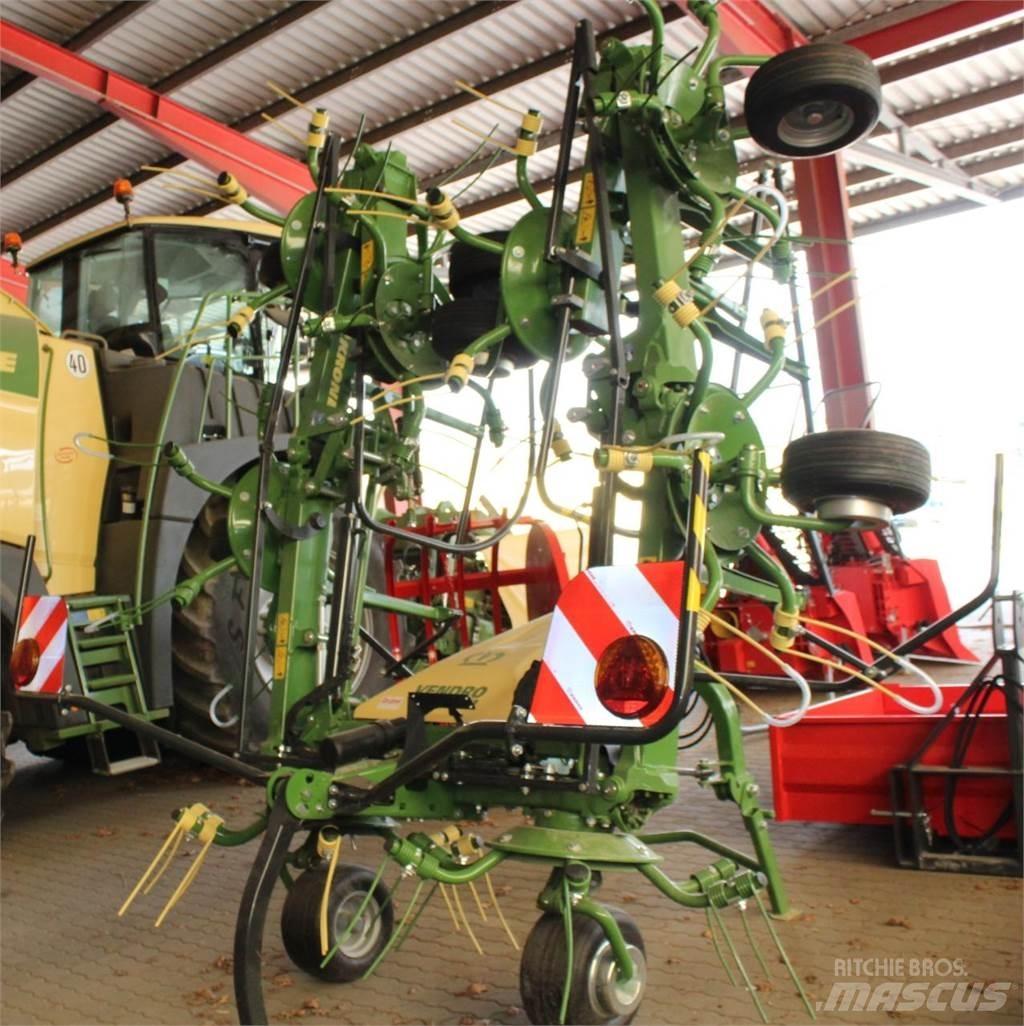 Krone Vendro 900 Граблі і сінозворушувачі