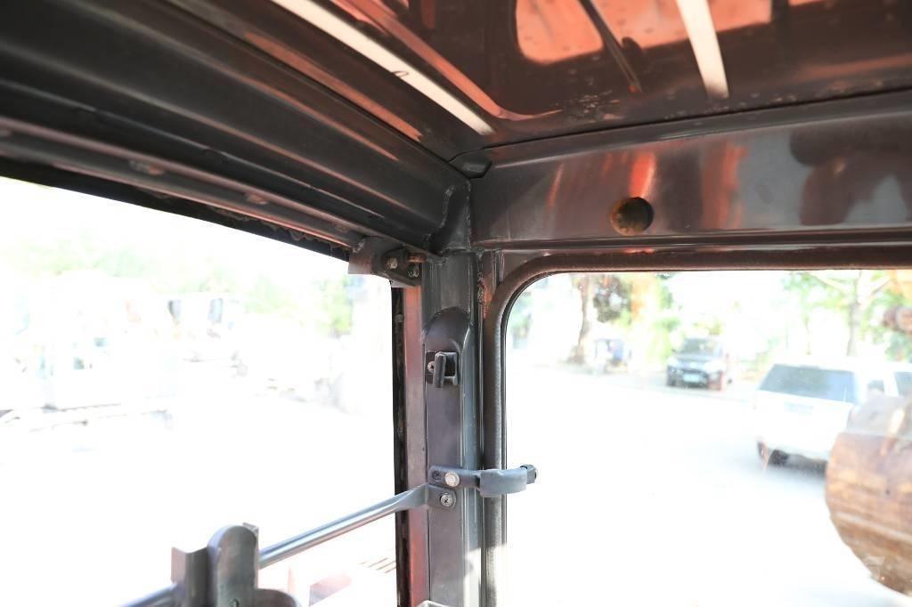 Hitachi ZX 60 Гусеничні екскаватори