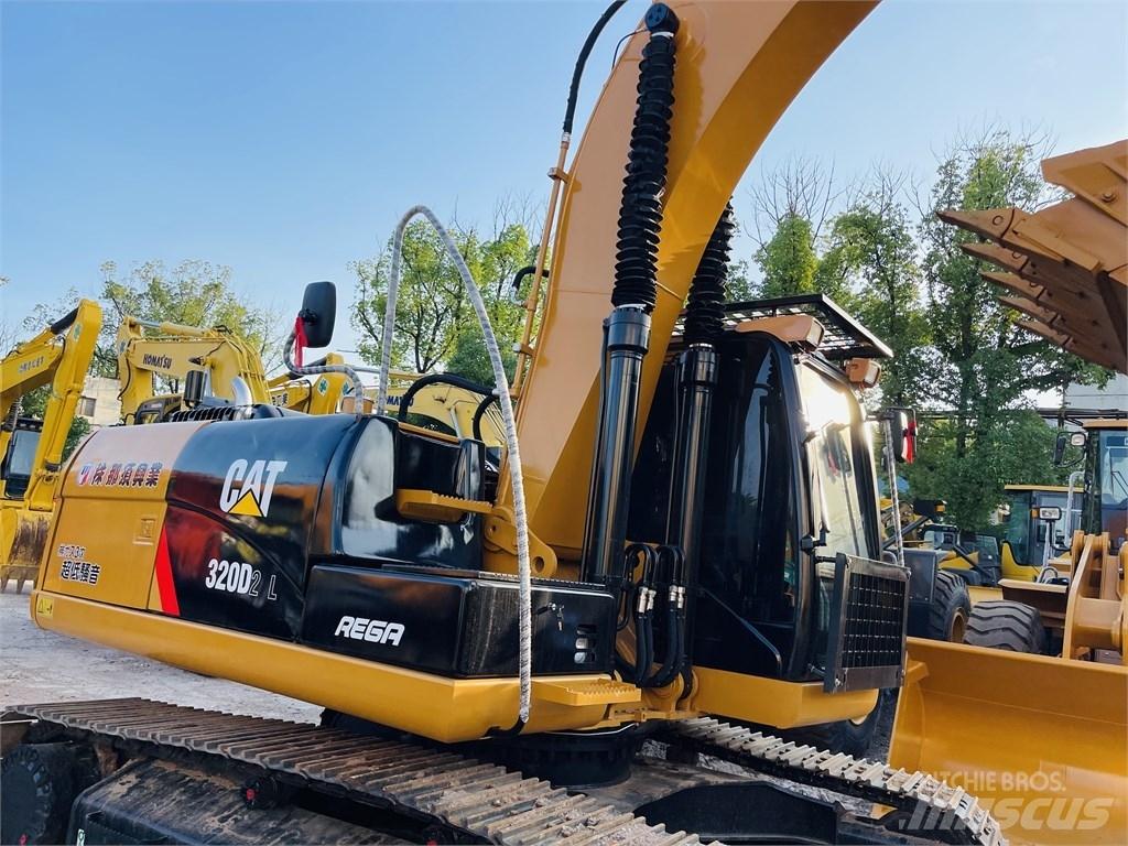 CAT 320d2l Гусеничні екскаватори