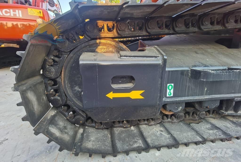 Doosan DX 225 LC Гусеничні екскаватори