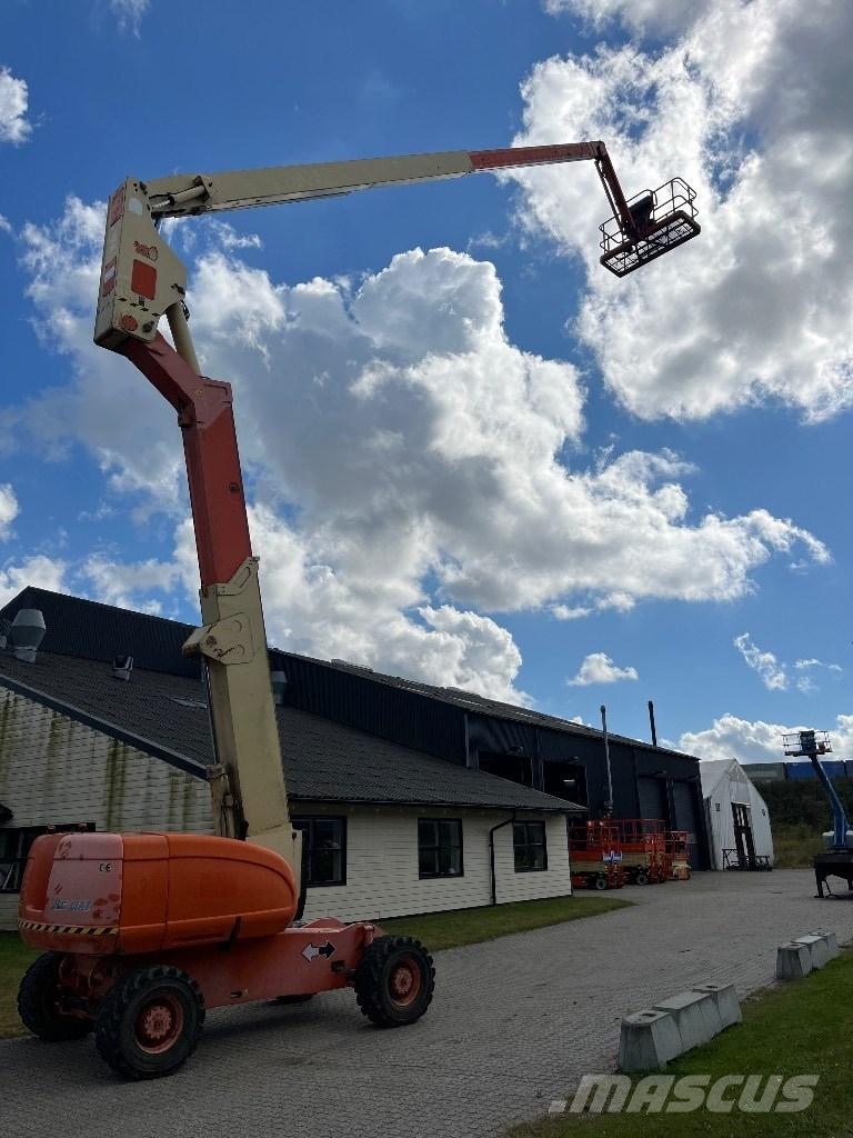 JLG 800 AJ Колінчаті підйомники