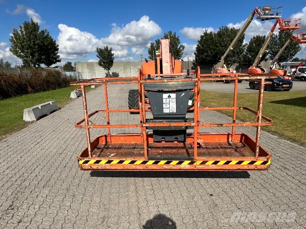 JLG 800 AJ Колінчаті підйомники