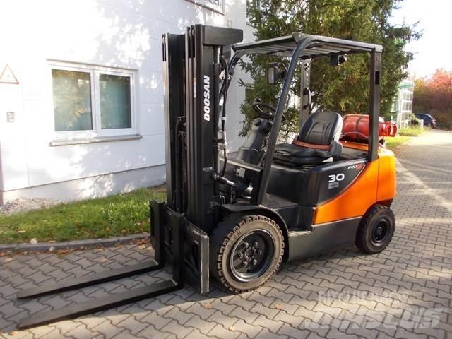 Doosan G 30 E Газові навантажувачі