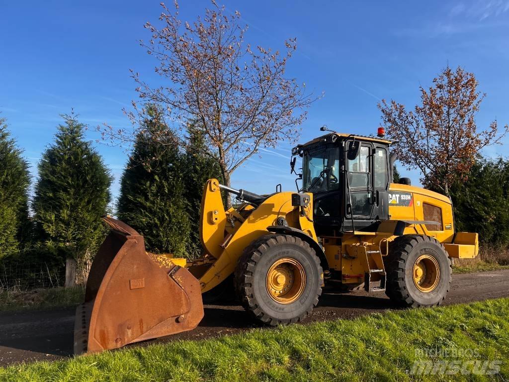CAT 938M Фронтальні навантажувачі