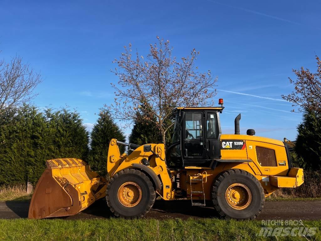 CAT 938M Фронтальні навантажувачі