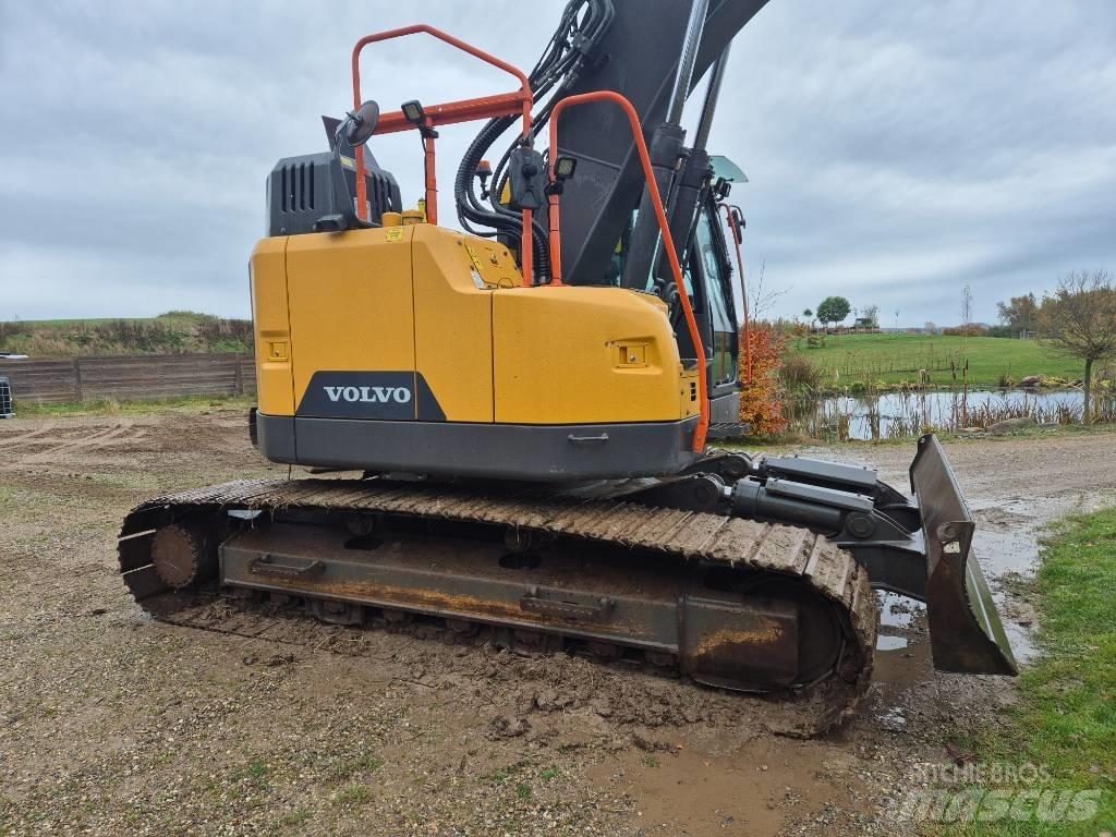 Volvo ECR235EL Гусеничні екскаватори