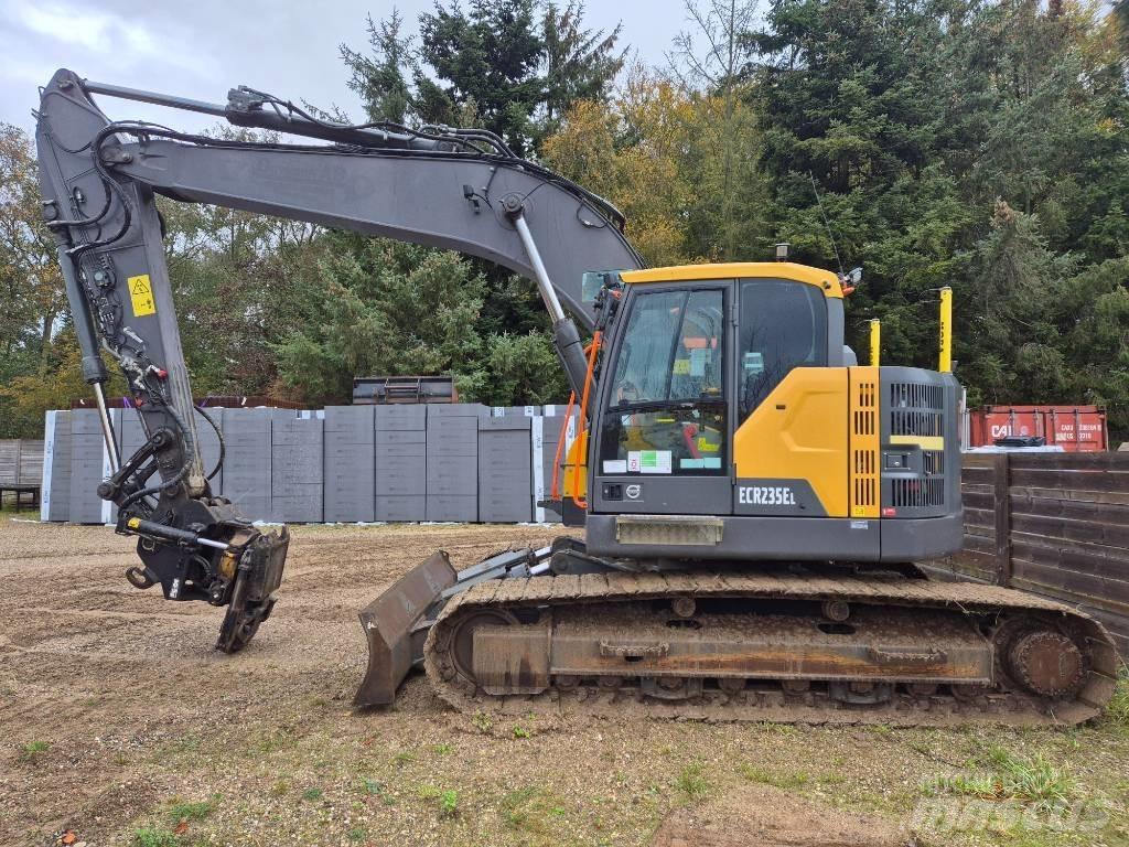 Volvo ECR235EL Гусеничні екскаватори