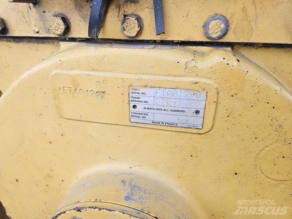 CAT D 6 T XL Гусеничні бульдозери