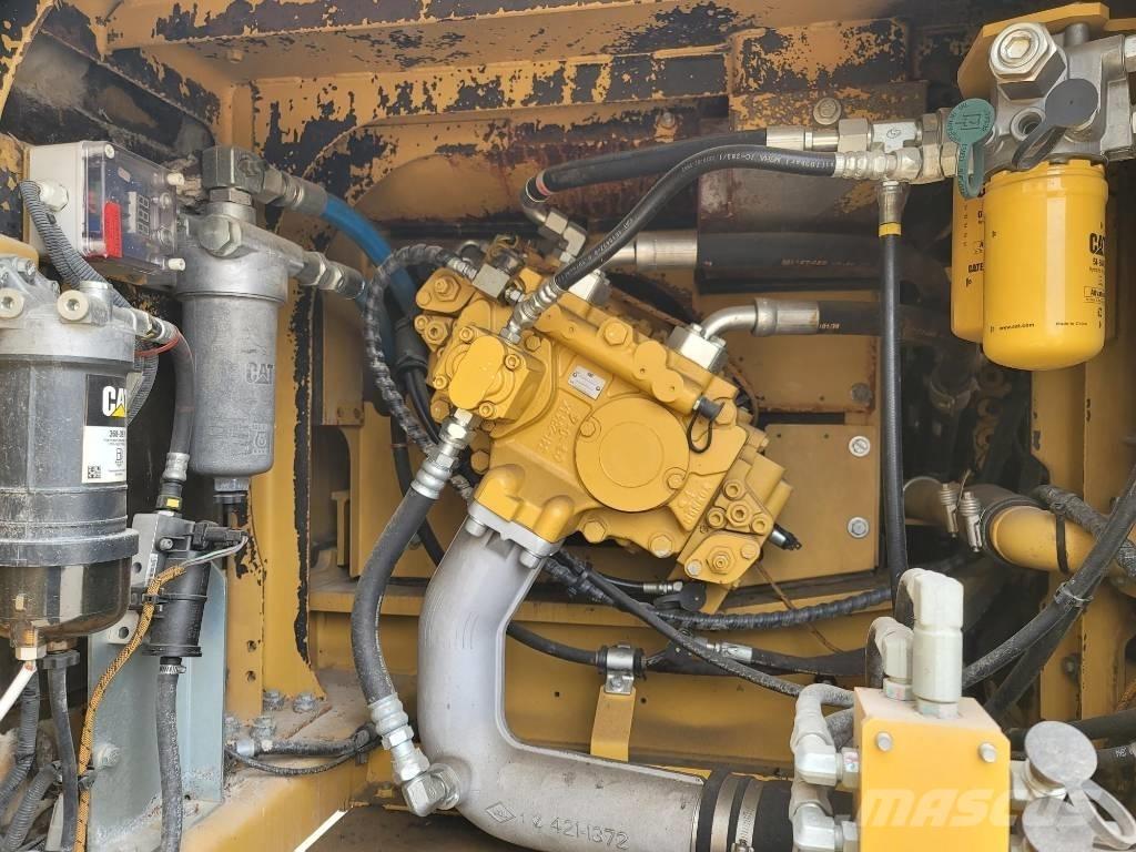 CAT 330FL Гусеничні екскаватори