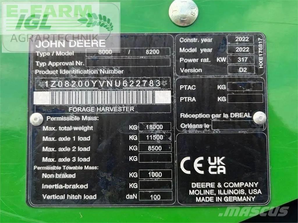 John Deere 8200 i Кормозбиральні комбайни