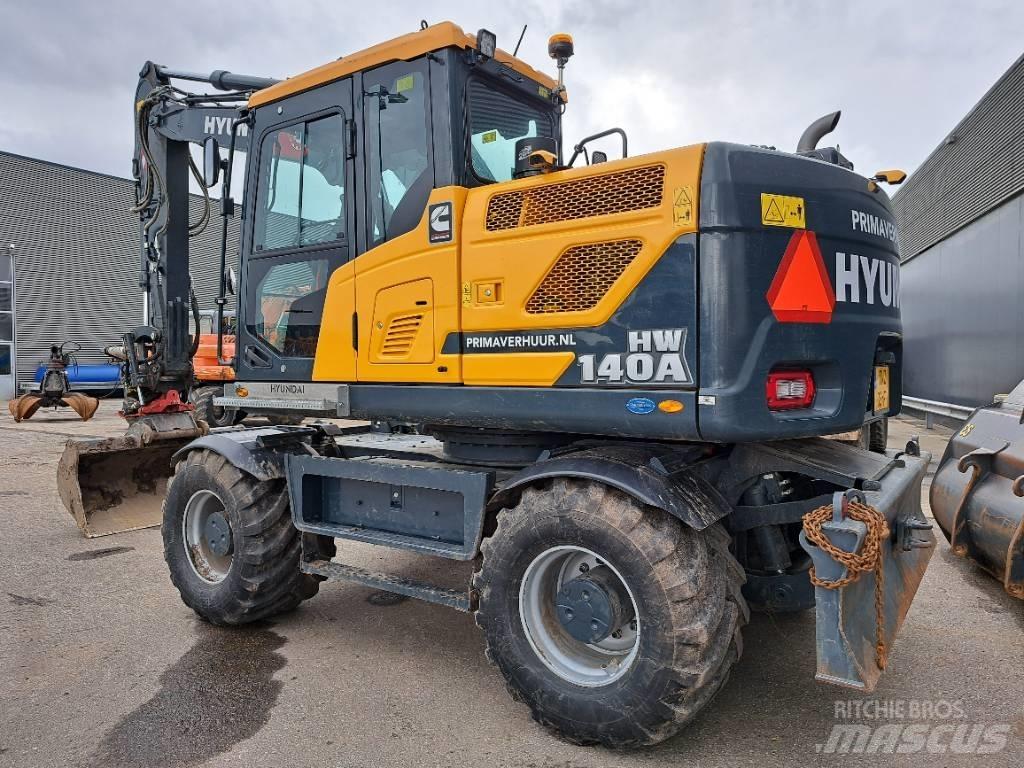 Hyundai HW140A Колісні екскаватори