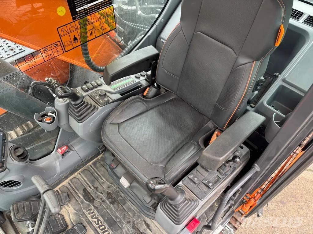 Doosan DX140LC-7 Гусеничні екскаватори
