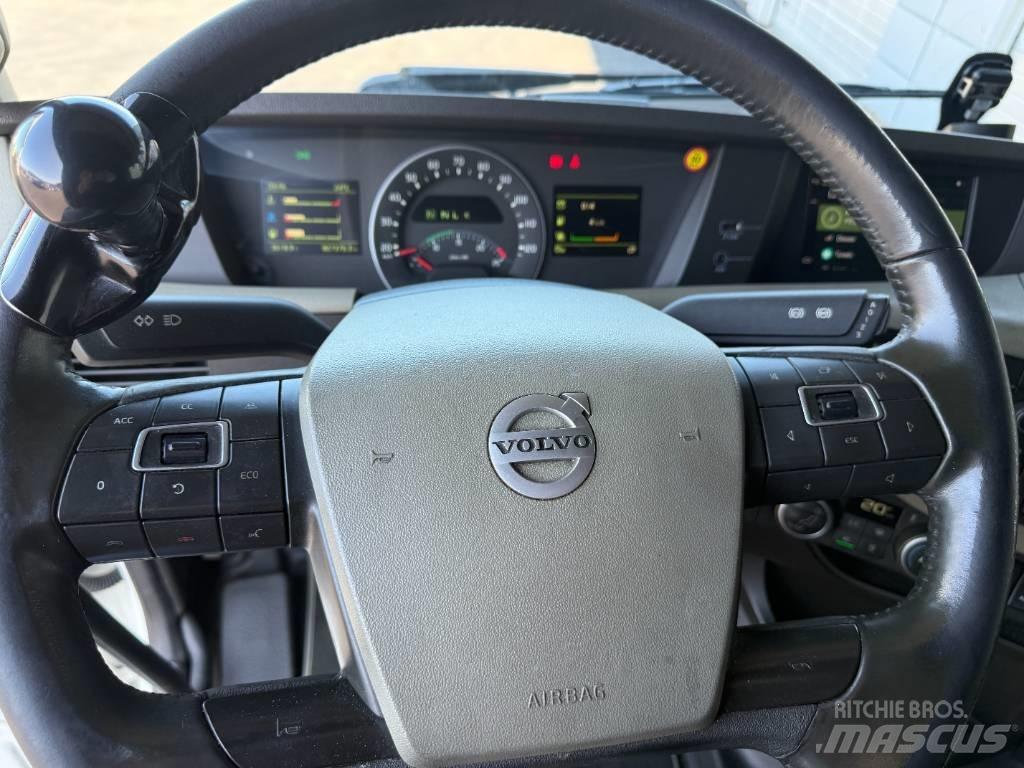 Volvo FH 540 6x2 Фургони