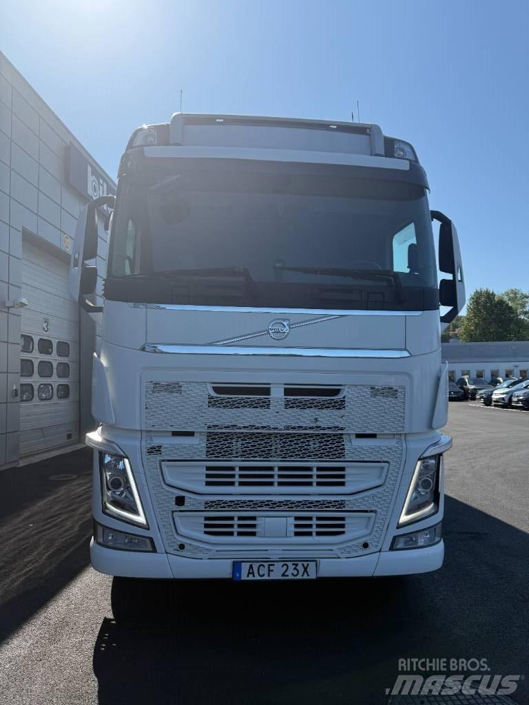 Volvo FH 540 6x2 Фургони