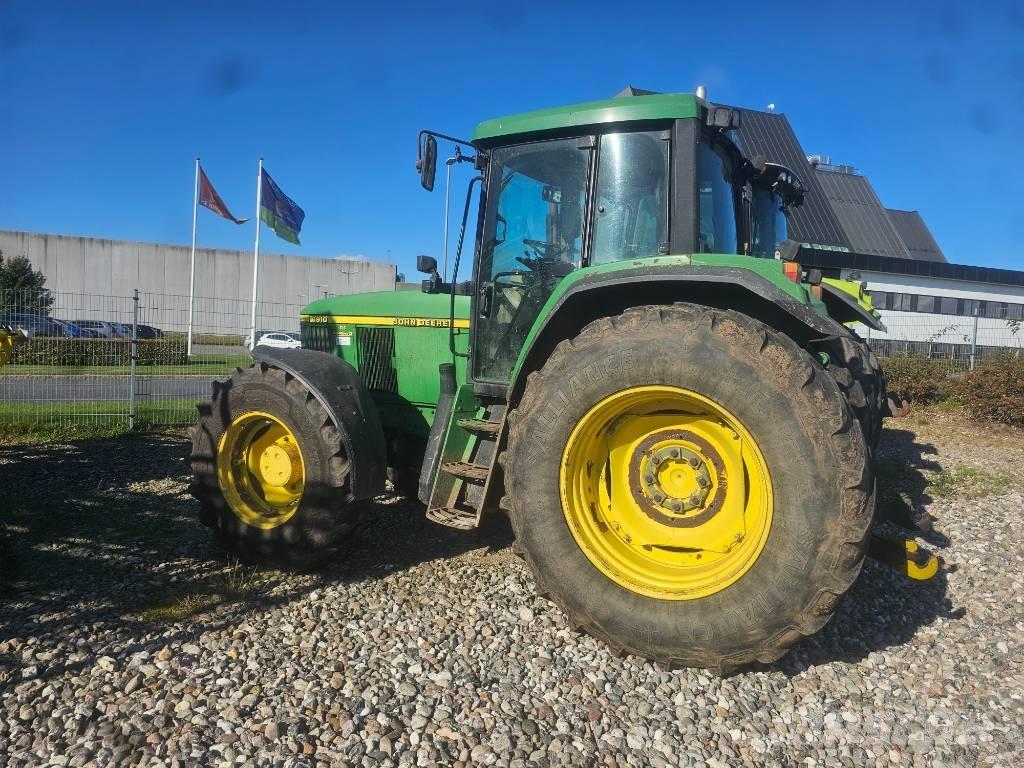 John Deere 6910 Трактори