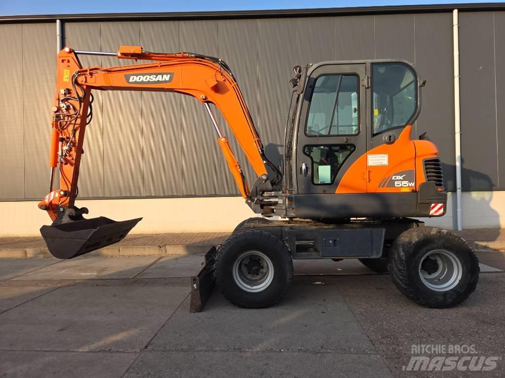 Doosan DX 55 W Колісні екскаватори