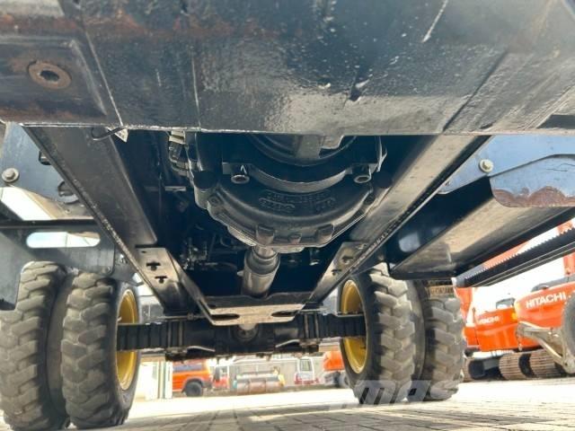 Yanmar TW110W Колісні екскаватори