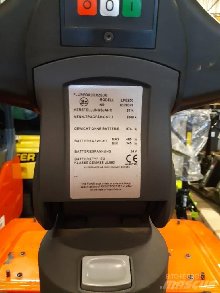 Toyota LPE250 Візки для перевезення піддонів