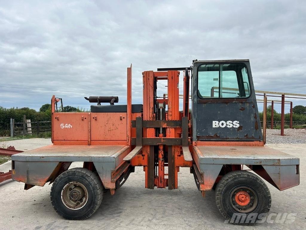 Boss 546 Бокові навантажувачі