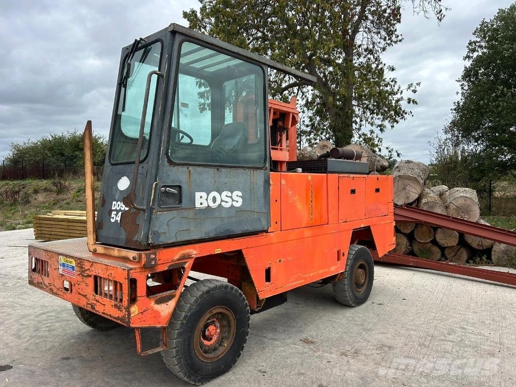 Boss 546 Бокові навантажувачі