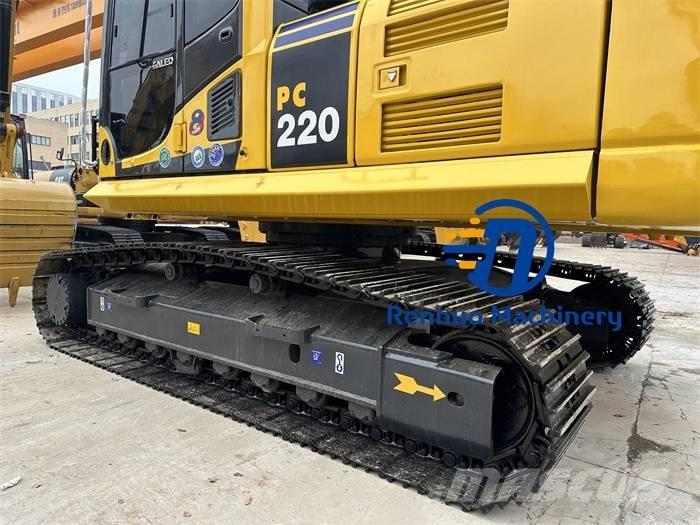 Komatsu PC 220-8 Гусеничні екскаватори
