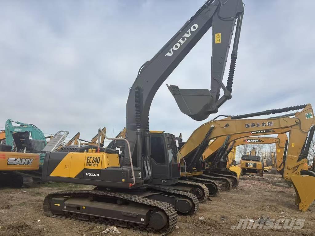 Volvo EC 240 Гусеничні екскаватори