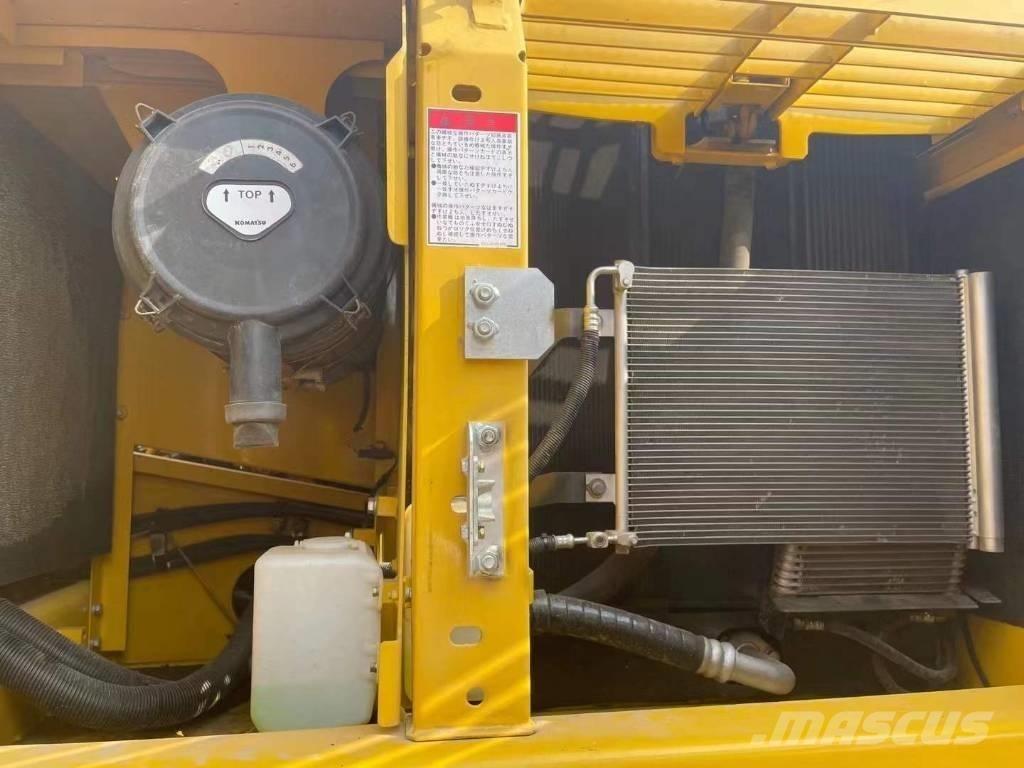 Komatsu PC 200 8N Гусеничні екскаватори