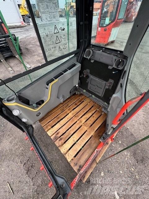 Volvo ECR 88 D Кабіна