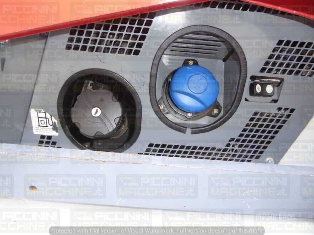 Takeuchi TL12V2 Гусеничні вантажники