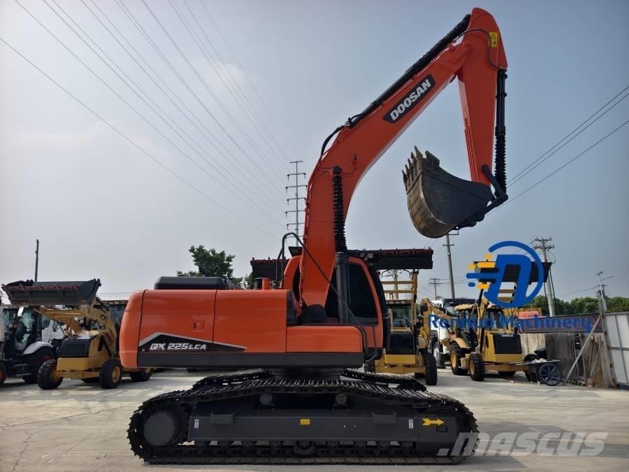 Doosan DX 225 LCA Гусеничні екскаватори