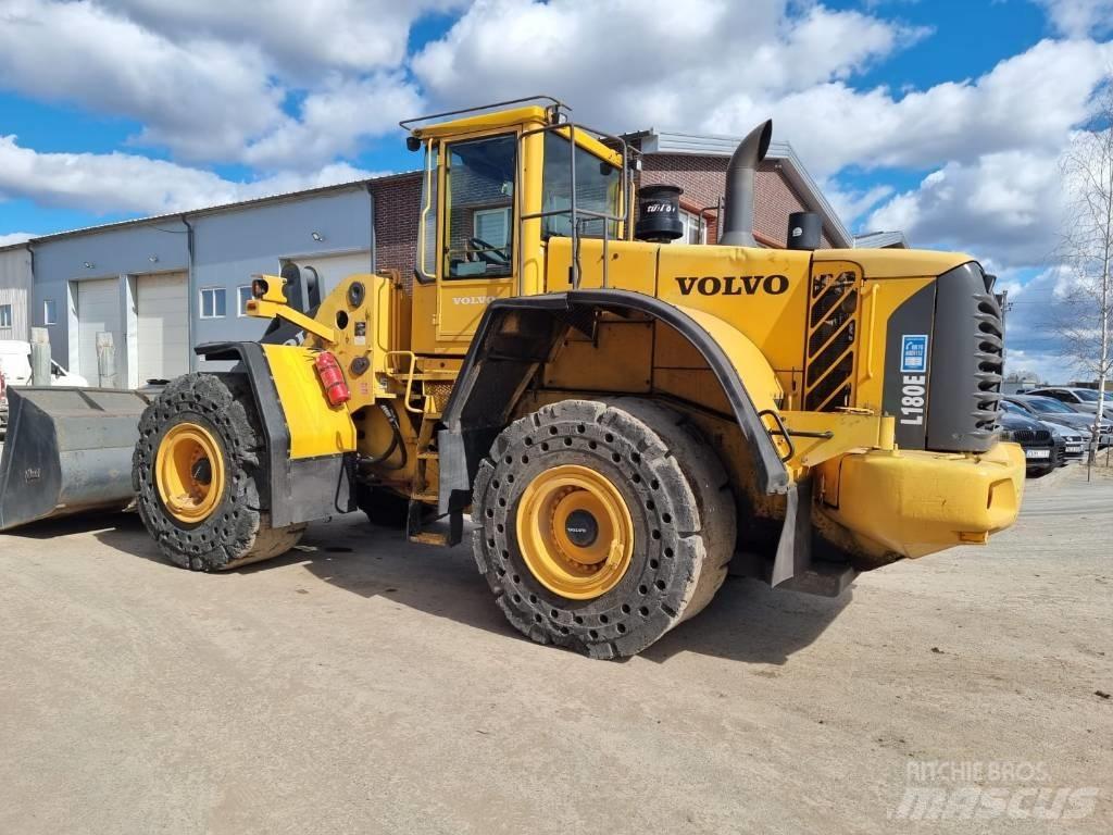 Volvo L 180 E Фронтальні навантажувачі
