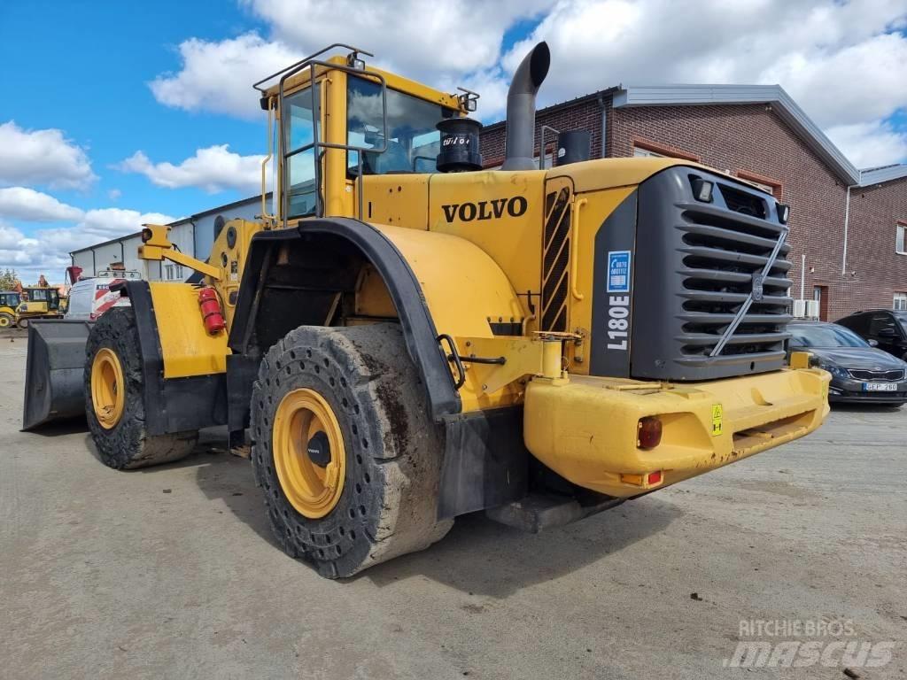 Volvo L 180 E Фронтальні навантажувачі
