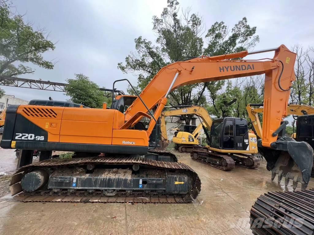 Hyundai 220LC-9S Гусеничні екскаватори