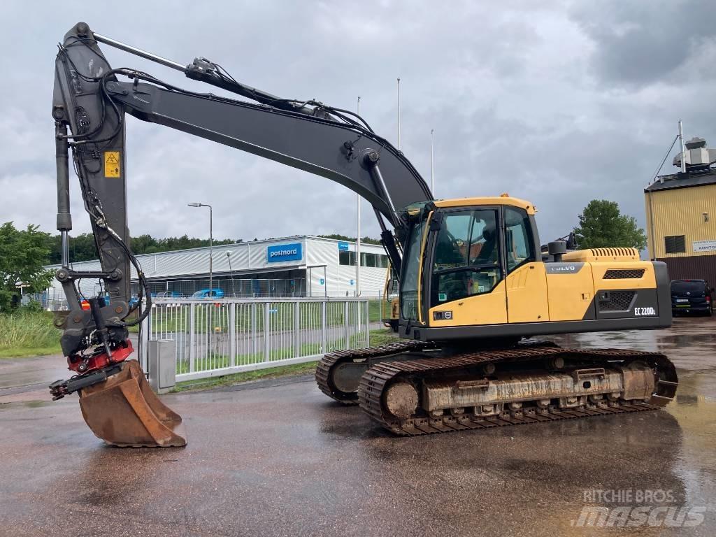 Volvo EC 220 DL Гусеничні екскаватори