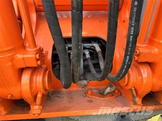 Hitachi EX100 Гусеничні екскаватори