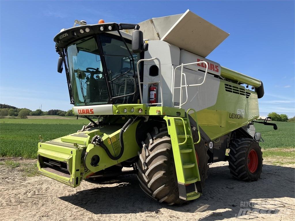 CLAAS Lexion 670 Зернозбиральні комбайни
