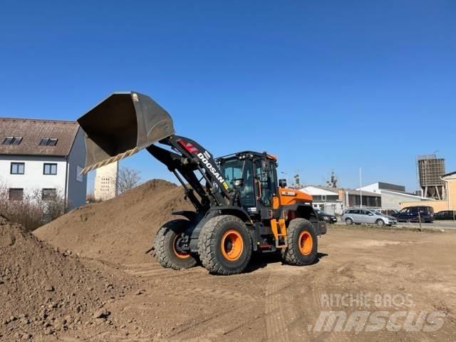 Doosan DL280 Фронтальні навантажувачі