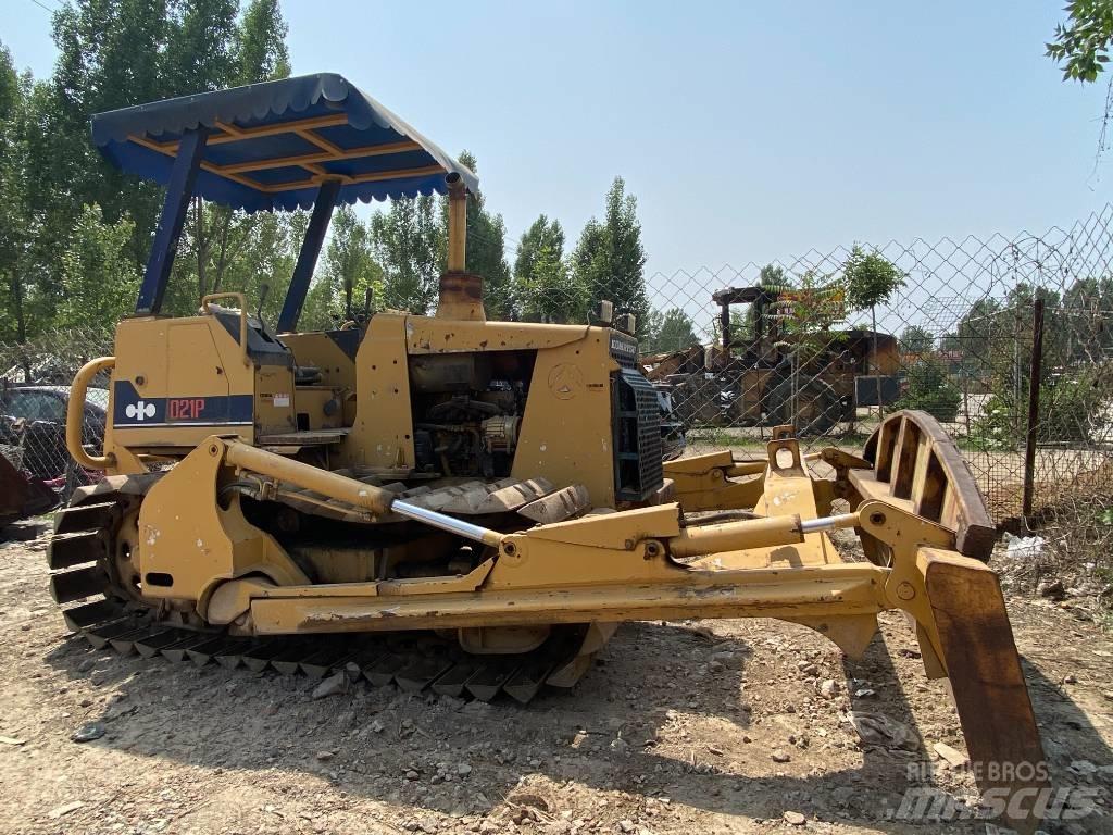 Komatsu D21P-6 Гусеничні бульдозери