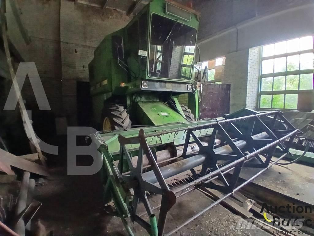 John Deere 1055 Зернозбиральні комбайни