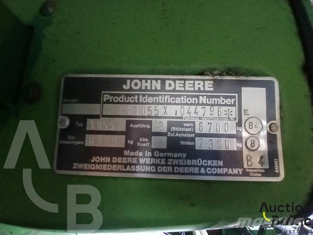 John Deere 1055 Зернозбиральні комбайни